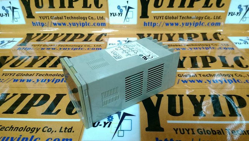 New IN BOX Omron Temperature Controller E5CS-Q1KJX 1 year warranty