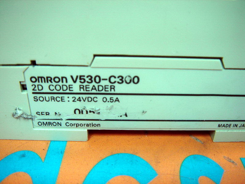OMRON 2D CODE READER V530-C300 (2)