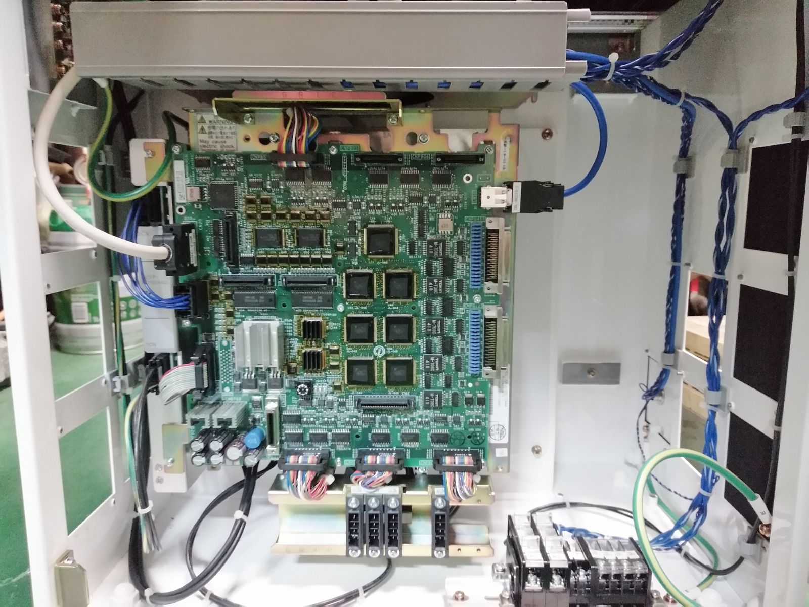 YASKAWA ROBOT MOTOMAN YASNAC XRC CSL10 ERCR-CSL 10-RA00 YASKAWA ROBOT MOTOMAN YASNAC XRC CSL10 ERCR-CSL 10-RA00