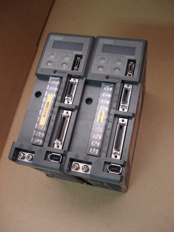 日本東方 ORIENTAL VEXTA 伺服驅動器 DXDL010-S 兩顆合賣